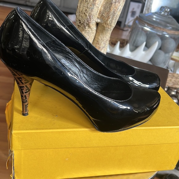 Fendi shoes - Picture 2 of 6